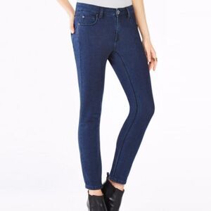 BCBG Maxazria Ryann skinny jeans 28